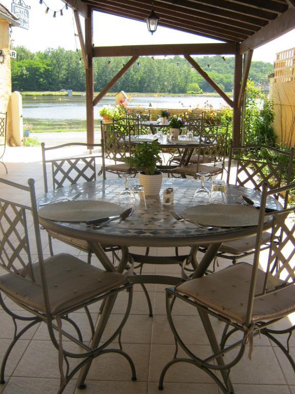 Отель Le Barrage Mauzac-et-Grand-Castang Экстерьер фото